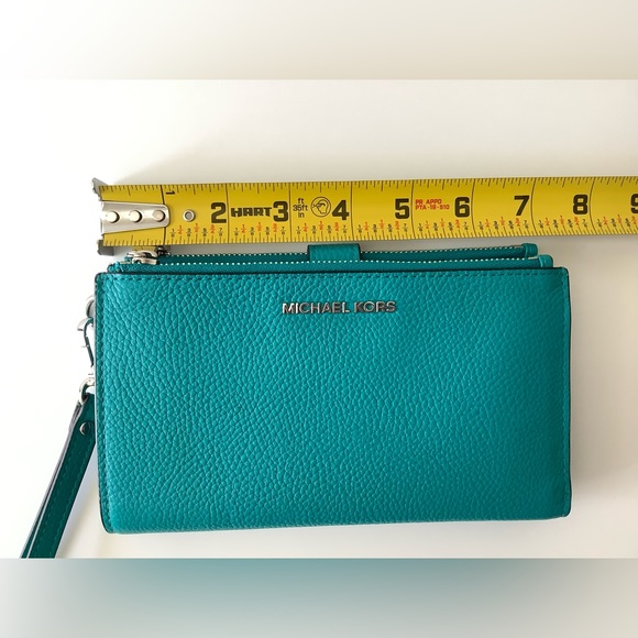 Michael Kors Adele wristlet wallet - Picture 3 of 12